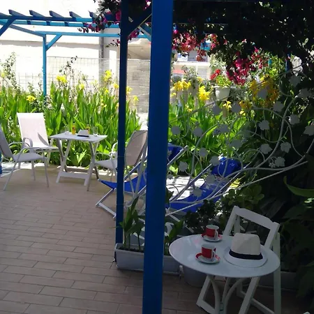 Apartment House Of Flowers *