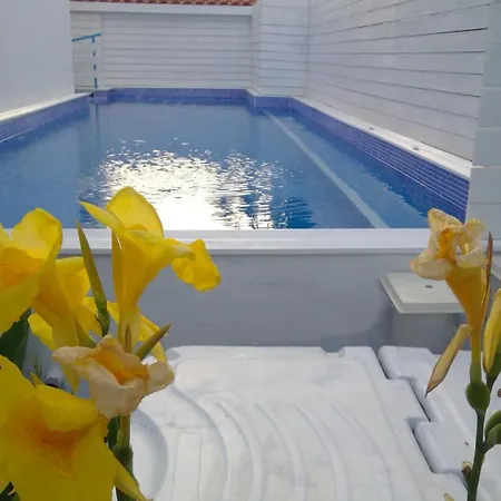 Apartment House Of Flowers Rhodes City